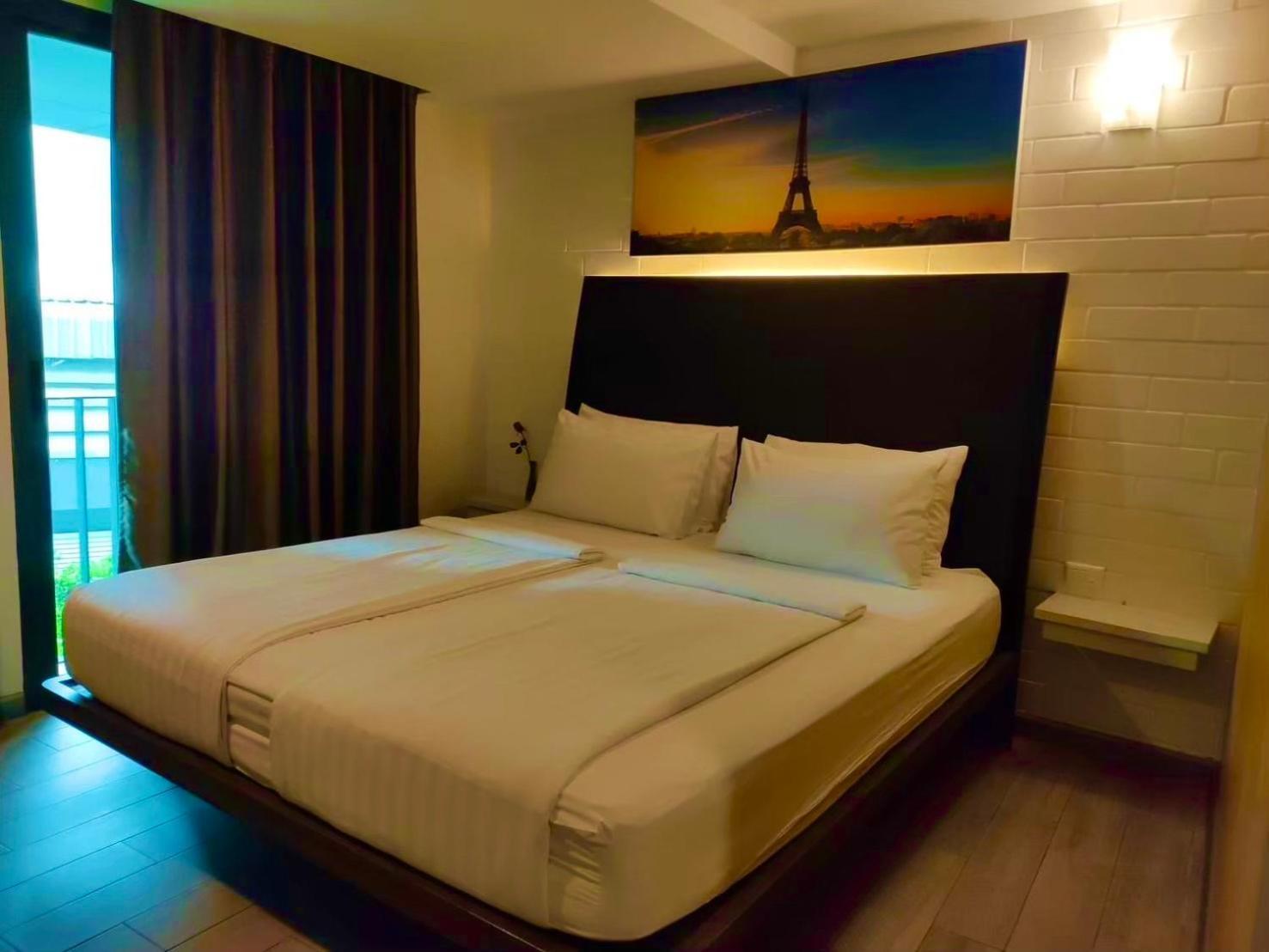 Bbhouse Khlongtan Hotel Bangkok Exterior photo